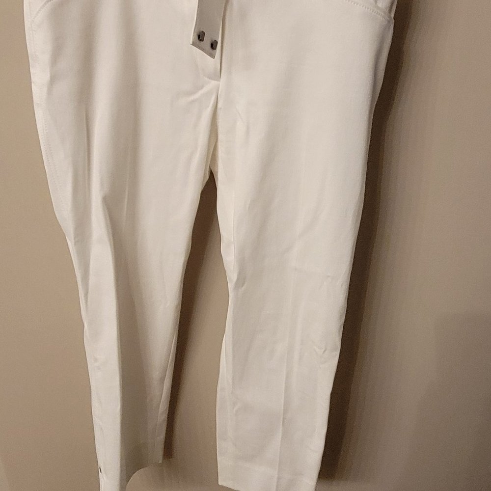 White House Black Market - White Crop Pants